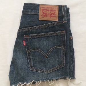 LEVI’S 501 jean shorts denim frayed Sz 25 Waist EUC